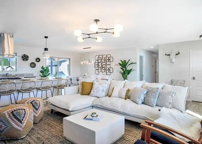Upscale Desert Heated Pool Holiday home