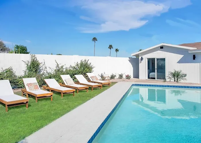 Holiday home Upscale Desert Heated Pool *