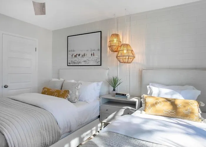 Upscale Desert Heated Pool Holiday home *